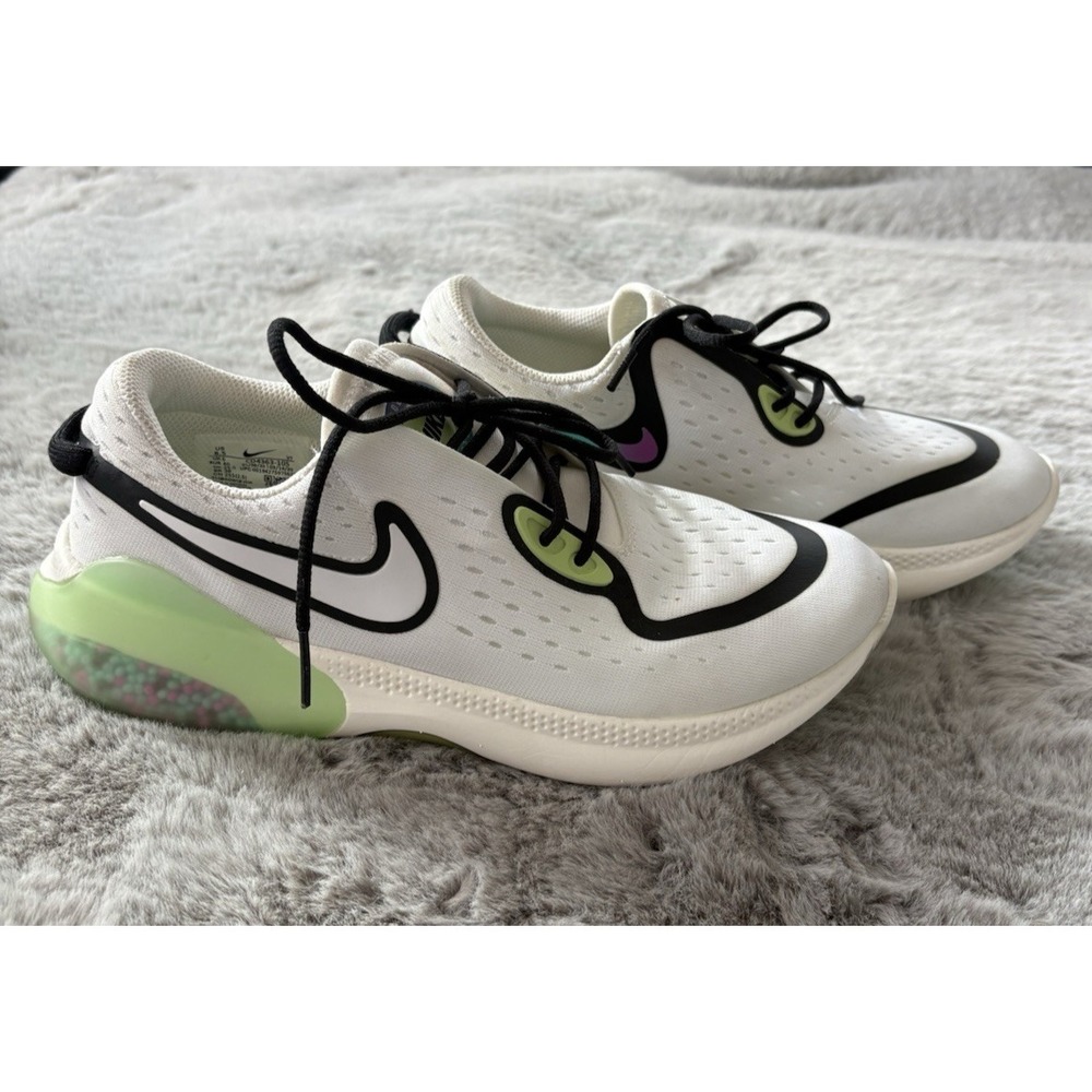 Niike‎ womans running shoe size 8.5 nike joy ride
